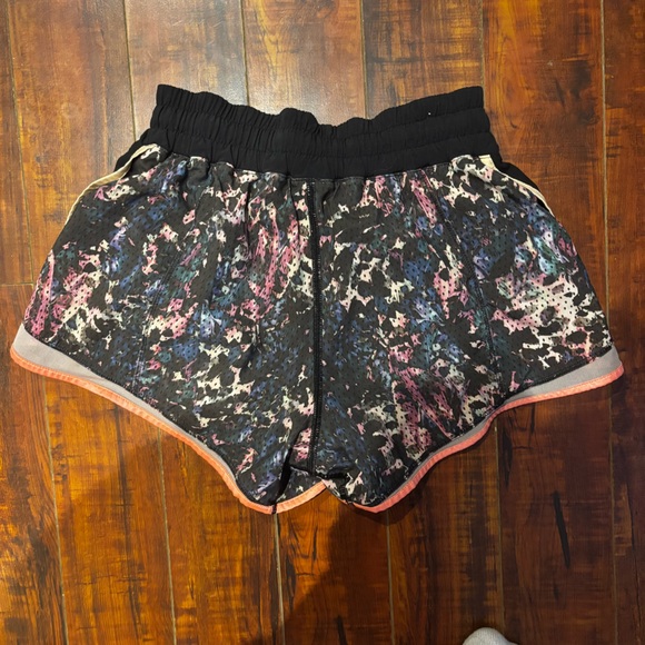 lululemon athletica Pants - lululemon athletica Black and Pink Patterned Shorts